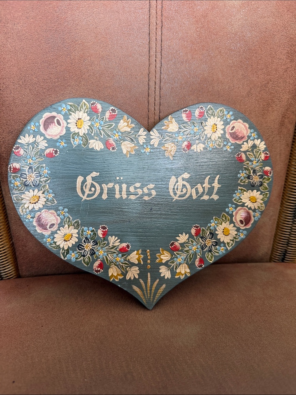 German Hand-Painted Heart Wall Art "Grüss Gott"